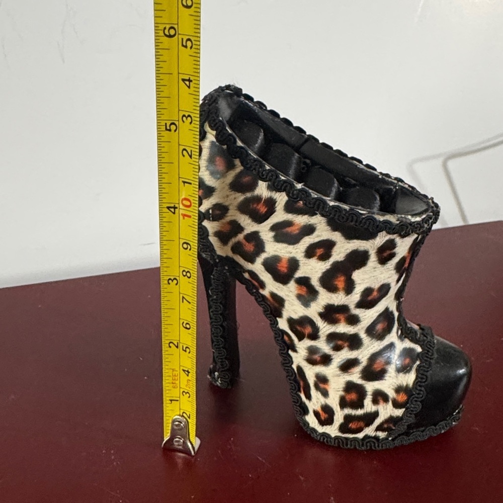 Leopard Print High Heel Ankle Boot ring holder - Picture 8 of 8